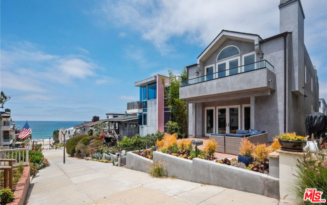 Single Family Residence, 209 19th st, Manhattan Beach, CA 90266 - 1