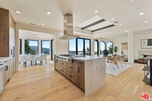 , 1666 Summitridge, Beverly Hills, CA 90210 - 7