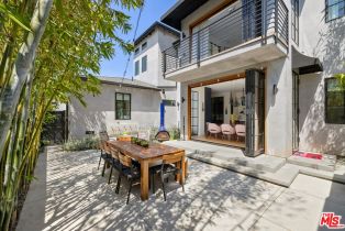 Single Family Residence, 2402 11th st, Santa Monica, CA 90405 - 9
