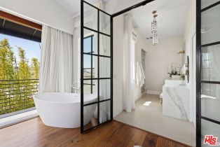 Single Family Residence, 2402 11th st, Santa Monica, CA 90405 - 17