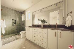 Single Family Residence, 2114 Pier ave, Santa Monica, CA 90405 - 39