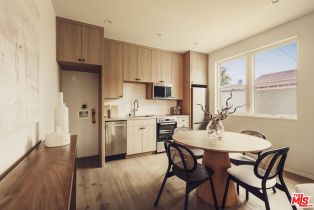 Single Family Residence, 2114 Pier ave, Santa Monica, CA 90405 - 47