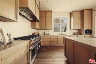 Single Family Residence, 2114 Pier ave, Santa Monica, CA 90405 - 13