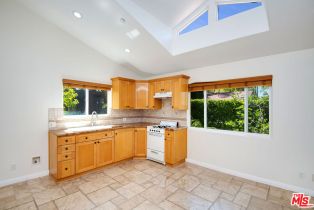 , 5724 Oakdale ave, Woodland Hills, CA 91367 - 6