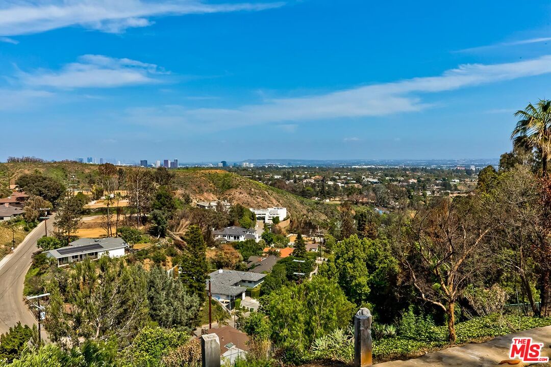 , 1424 Chautauqua blvd, Pacific Palisades, CA 90272 - 1