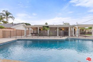 , 6311 Berquist ave, Woodland Hills, CA 91367 - 4