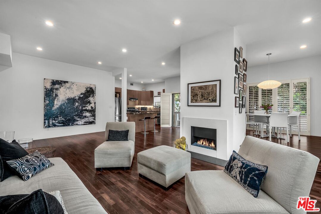 Condominium, 2332 Fox Hills dr, Westwood, CA 90064 - 1