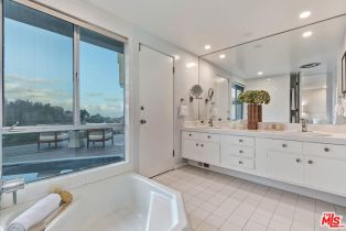 Single Family Residence, 9662 Highridge dr, Beverly Hills, CA 90210 - 11