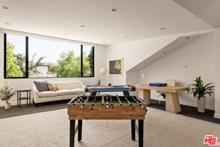 Single Family Residence, 17352 Magnolia blvd, Encino, CA 91316 - 17