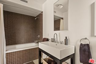 Single Family Residence, 17352 Magnolia blvd, Encino, CA 91316 - 19