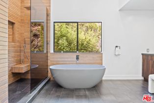 Single Family Residence, 2294 Gloaming way, Beverly Hills, CA 90210 - 14