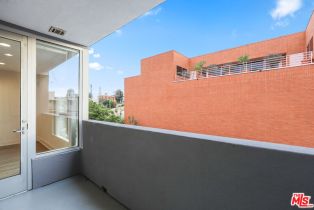 , 10473 Santa Monica blvd, Westwood, CA 90024 - 10