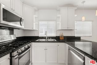 , 384 San Vicente blvd, West Hollywood , CA 90048 - 9