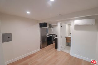 Single Family Residence, 5005 Catalon ave, Woodland Hills, CA 91364 - 35