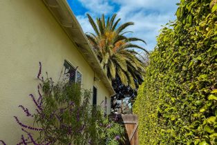 Single Family Residence, 2403 Ocean ave, Venice, CA 90291 - 31