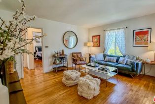 Single Family Residence, 2403 Ocean ave, Venice, CA 90291 - 5