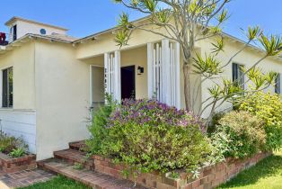 Single Family Residence, 2403 Ocean ave, Venice, CA 90291 - 4