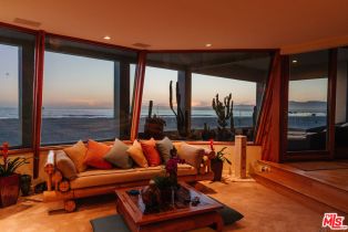 Condominium, 2   Outrigger St, Marina Del Rey, CA  Marina Del Rey, CA 90292