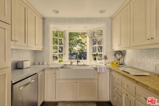 , 13166 Valley Vista blvd, Studio City, CA 91604 - 13