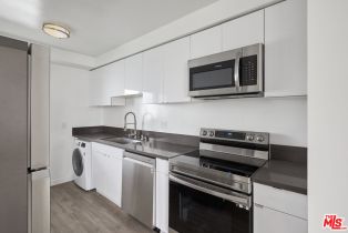 , 305 San Vicente blvd, Santa Monica, CA 90402 - 3