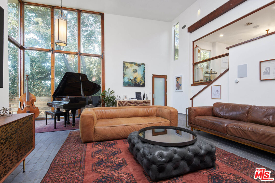 , 11217 Sunshine ter, Studio City, CA 91604 - 1