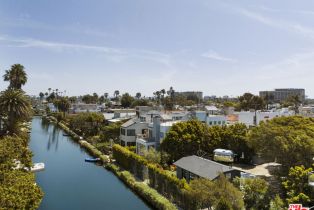 , 404 Linnie Canal, Venice, CA 90291 - 4
