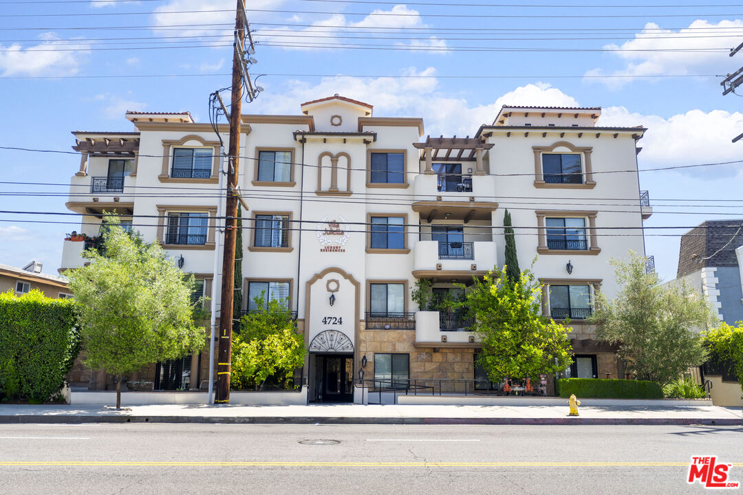 Condominium, 4724 Kester ave, Sherman Oaks, CA 91403 - 1