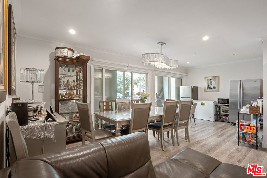 Condominium, 423 Rexford dr, Beverly Hills, CA 90212 - 1