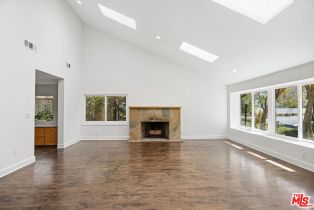 , 1411 Avenida De Cortez, Pacific Palisades, CA 90272 - 5
