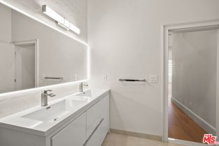 Residential Income, 215 Windward ave, Venice, CA 90291 - 31