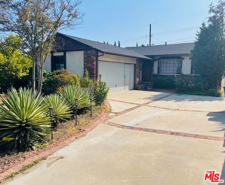 , 3007 Jolley dr, Burbank, CA 91504 - 1