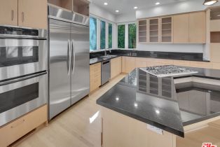 Single Family Residence, 13424 Contour dr, Sherman Oaks, CA 91423 - 26