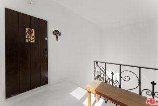 , 12109 Hoffman st, Studio City, CA 91604 - 5