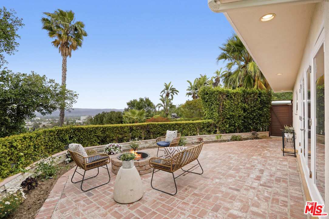 Single Family Residence, 15224 Encanto dr, Sherman Oaks, CA 91403 - 1