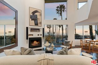 Condominium, 118   Wadsworth Ave, Santa Monica, CA  Santa Monica, CA 90405