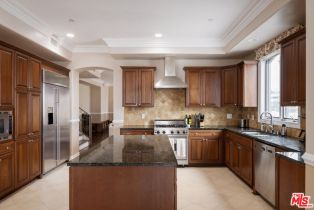 Condominium, 132 Crescent dr, Beverly Hills, CA 90212 - 3