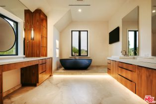 Single Family Residence, 20608 Chatsboro dr, Woodland Hills, CA 91364 - 11