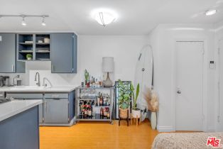 Condominium, 2721 2nd st, Santa Monica, CA 90405 - 11