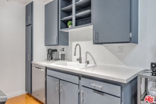 Condominium, 2721 2nd st, Santa Monica, CA 90405 - 3