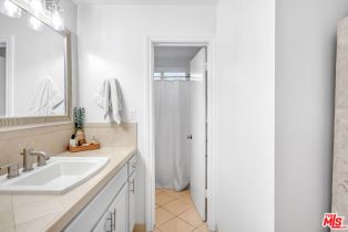 Condominium, 2721 2nd st, Santa Monica, CA 90405 - 16