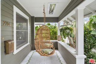 , 2704 3rd Street, Santa Monica, CA 90405 - 3