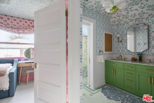 , 2704 3rd Street, Santa Monica, CA 90405 - 24