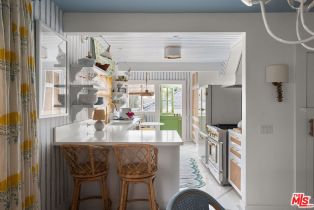 , 2704 3rd Street, Santa Monica, CA 90405 - 8