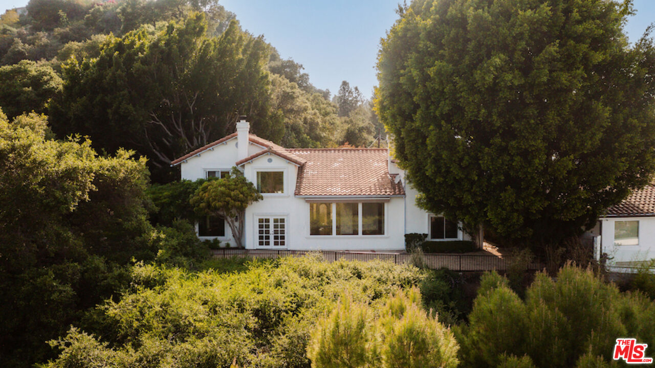 Single Family Residence, 10900 Terryview dr, Studio City, CA 91604 - 1