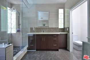 Single Family Residence, 4035 Pacheco dr, Sherman Oaks, CA 91403 - 47