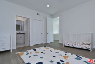 Single Family Residence, 4035 Pacheco dr, Sherman Oaks, CA 91403 - 37