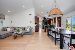 Single Family Residence, 11671 Dona Alicia pl, Studio City, CA 91604 - 4