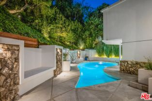 Single Family Residence, 3027 Franklin Canyon dr, Beverly Hills, CA 90210 - 13