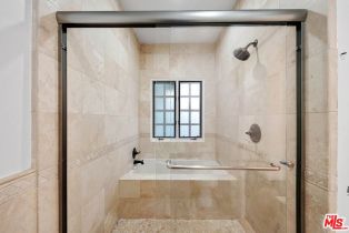 Single Family Residence, 17230 Silver ln, Encino, CA 91316 - 23