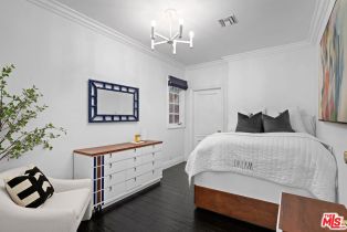 Single Family Residence, 17230 Silver ln, Encino, CA 91316 - 25